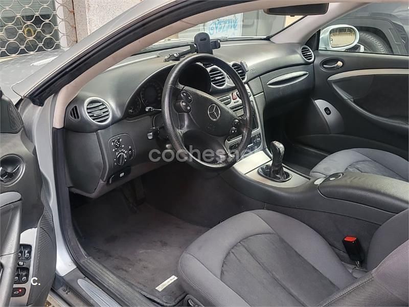 Gris / plata Usado 2003 Mercedes CLK270 Elegance Coupe | 4500 € (Precio justo) - Imagen 1/4