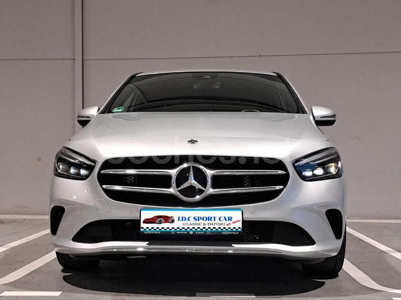 Usado Mercedes B180 136 CV (100 kW) 2019 Gris / plata Monovolumen