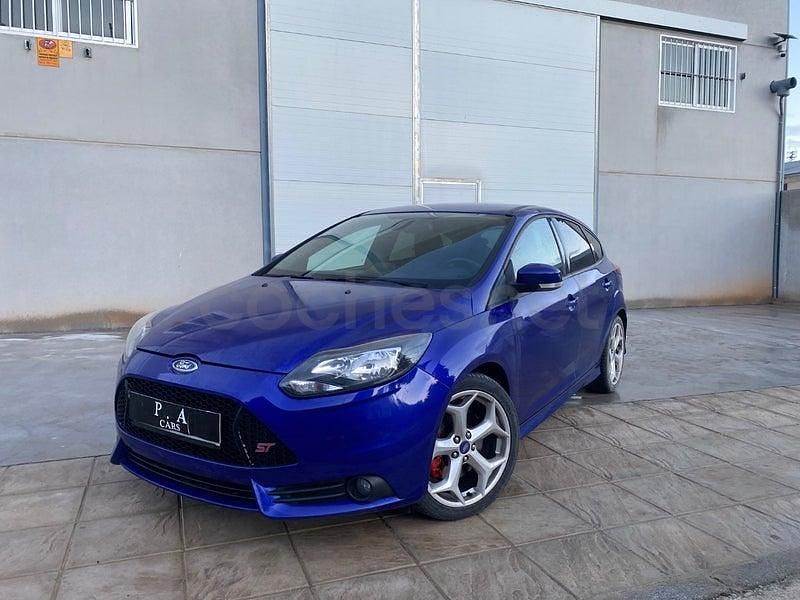 Usado Ford Focus ST 250 CV (183 kW) 2014 Azul Berlina