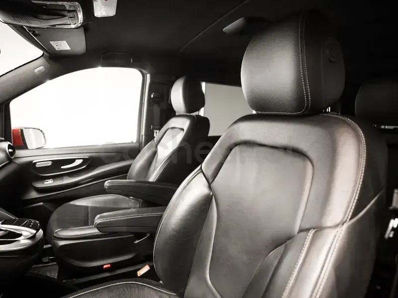 Usado Mercedes V220 163 CV (119 kW) 2016 Rojo Monovolumen