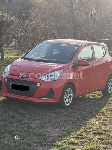 Usado Hyundai i10 66 CV (48 kW) 2019 Rojo Utilitario