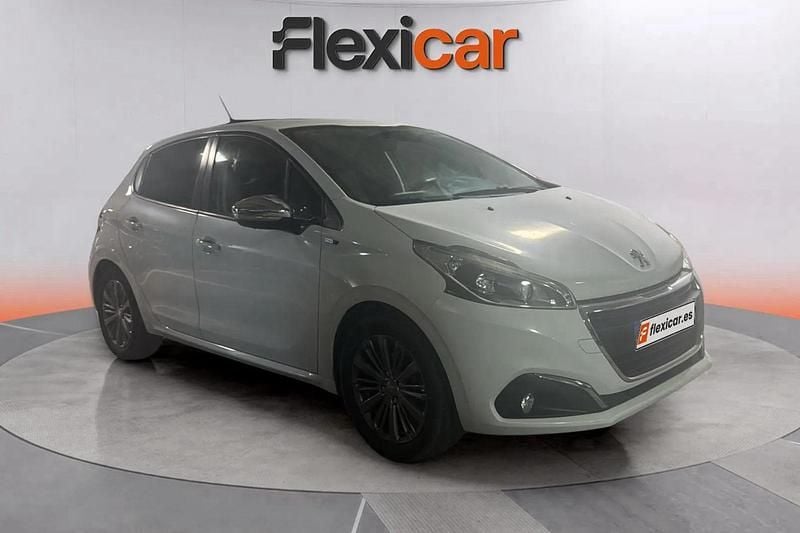 Usado Peugeot 208 Access 82 CV (60 kW) 2017 Blanco Utilitario