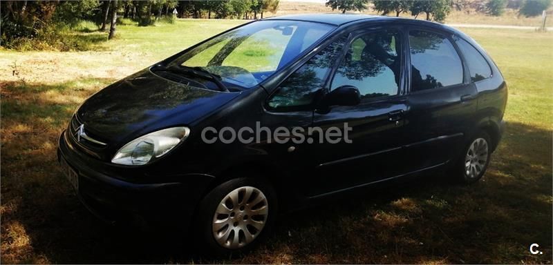 Negro Usado 2002 Citroën Xsara Picasso Exclusive Monovolumen | 1900 € (Precio justo) - Imagen 1/4