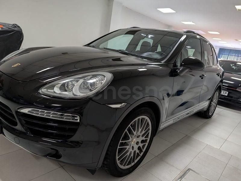 Käytetty Porsche Cayenne 245 HP (180 kW) 2011 Musta Katumaasturi