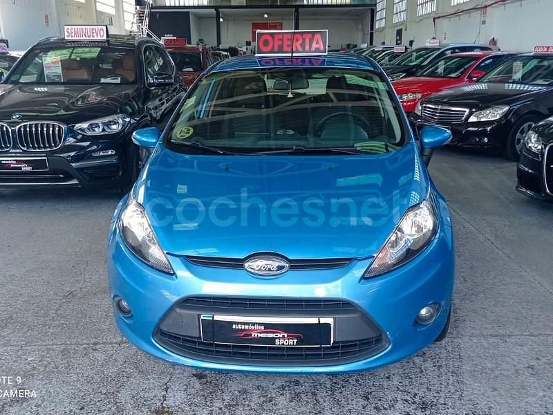 Usado Ford Fiesta Titanium 70 CV (51 kW) 2011 Azul Utilitario
