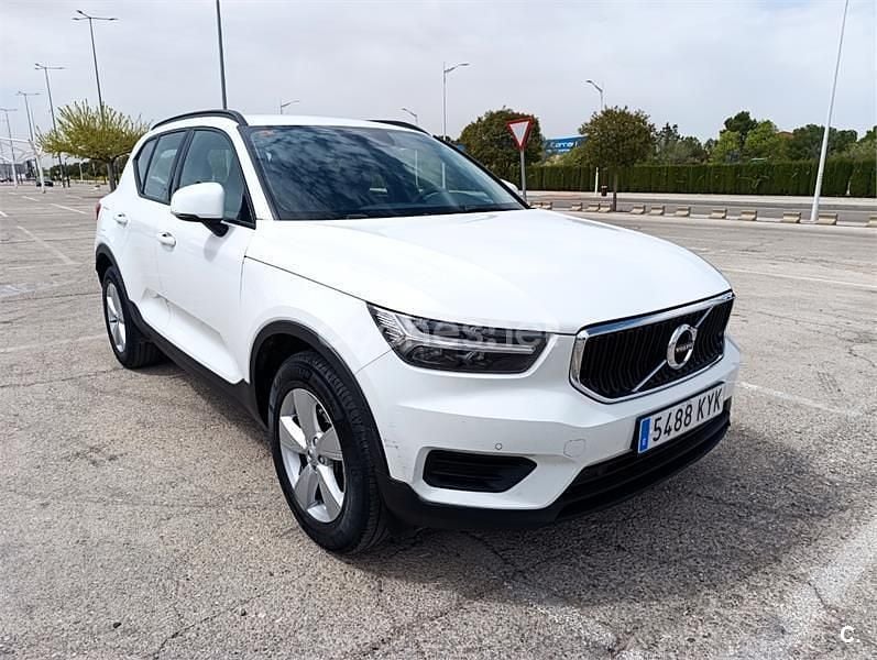 Begagnad Volvo XC40 150 HK (110 kW) 2019 Vit SUV
