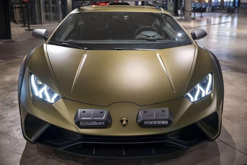 Verde Nuevo 2024 Lamborghini Huracán Coupe | 323.087 € - Imagen 1/4