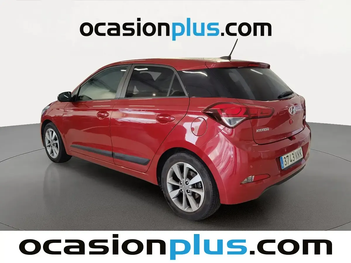 Usado Hyundai i20 84 CV (61 kW) 2018 Rojo Utilitario