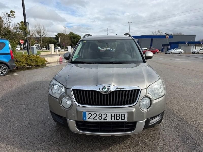 Usado Skoda Yeti Ambition 105 CV (77 kW) 2010 Beige SUV