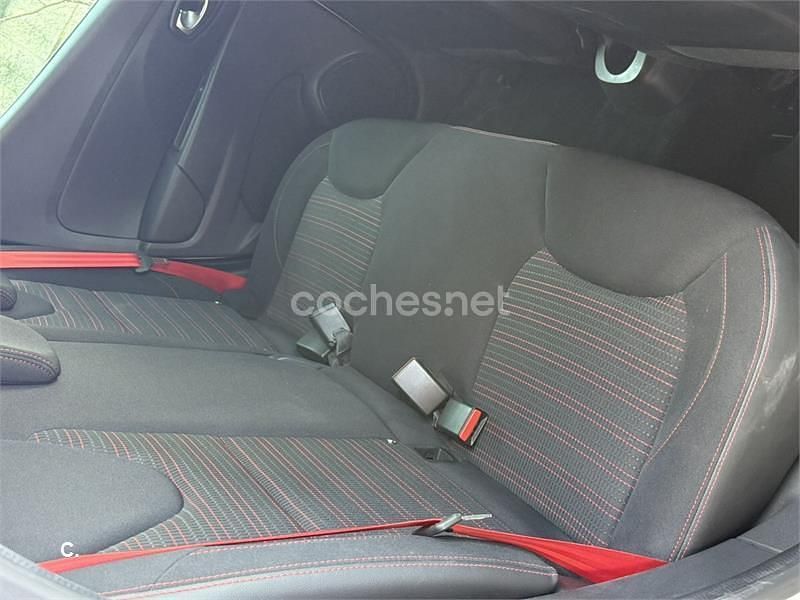 Usado Renault Clio IV 200 CV (147 kW) 2017 Blanco Berlina
