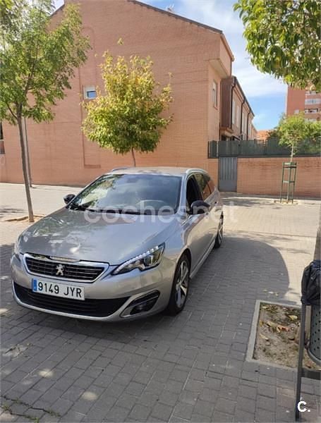 Usado Peugeot 308 GT-line 150 CV (110 kW) 2017 Gris / plata Berlina