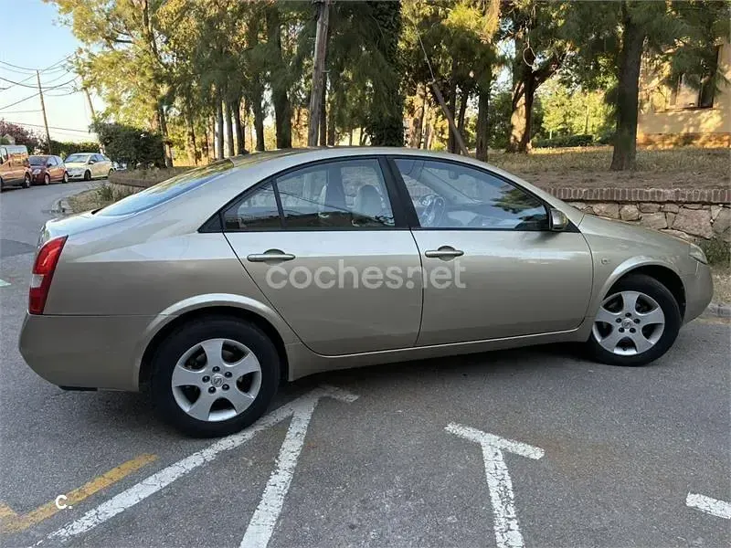 Usado Nissan Primera Acenta 140 CV (102 kW) 2004 Beige Berlina