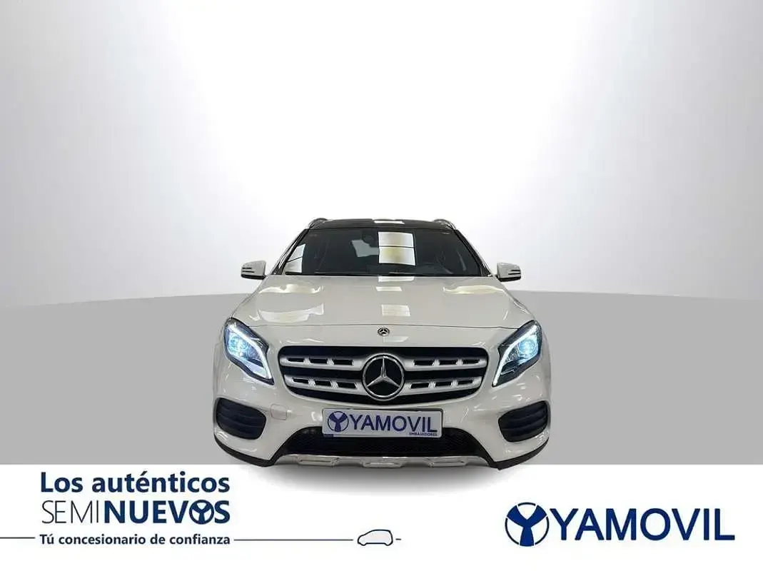 Usado Mercedes GLA180 122 CV (89 kW) 2019 Blanco SUV