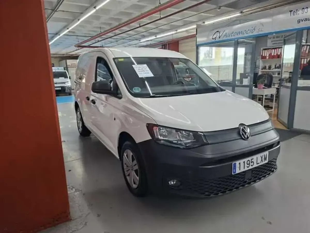 Usado VW Caddy 122 CV (89 kW) 2022 Blanco Monovolumen