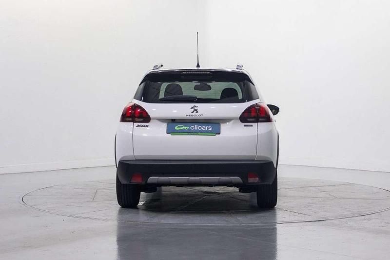 Usado Peugeot 2008 Allure 110 CV (80 kW) 2017 Blanco SUV