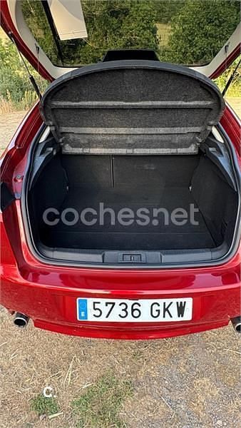 Usado Renault Laguna III GT 180 HP (132 kW) 2009 Vermelho Sedan
