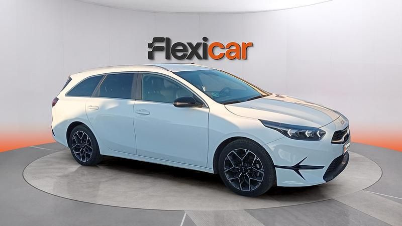 Usado Kia Ceed Style 100 CV (73 kW) 2025 Blanco Utilitario