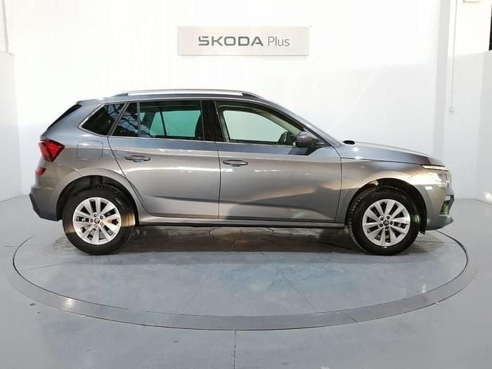 Usado Skoda Kamiq Selection 115 CV (84 kW) 2025 Gris / plateado SUV