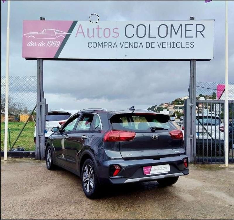 Usado Kia Niro 141 CV (103 kW) 2021 Gris SUV