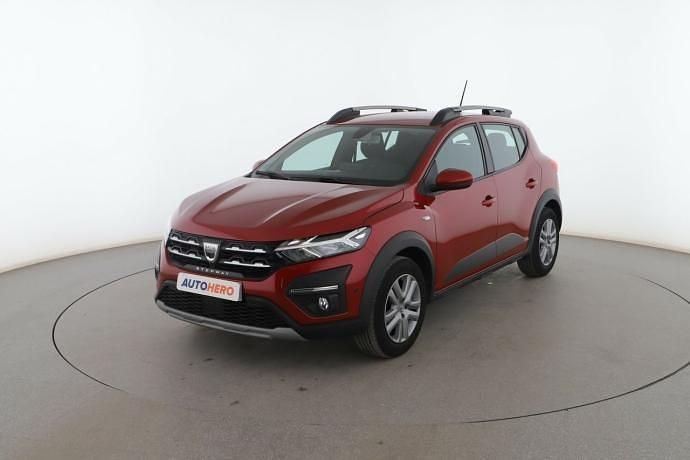 Rojo Usado 2022 Dacia Sandero Comfort Utilitario | 15.899 € (Un poco caro) - Imagen 1/3