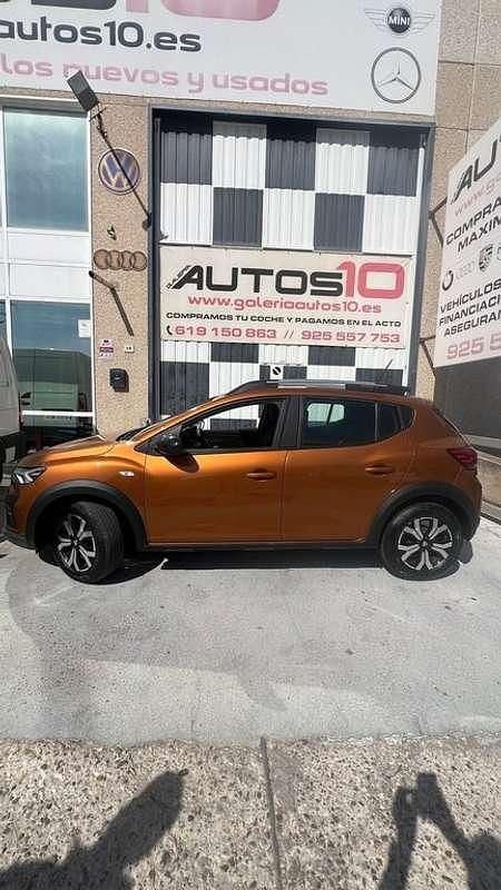 Usado Dacia Sandero 94 CV (69 kW) 2022 Naranja Utilitario