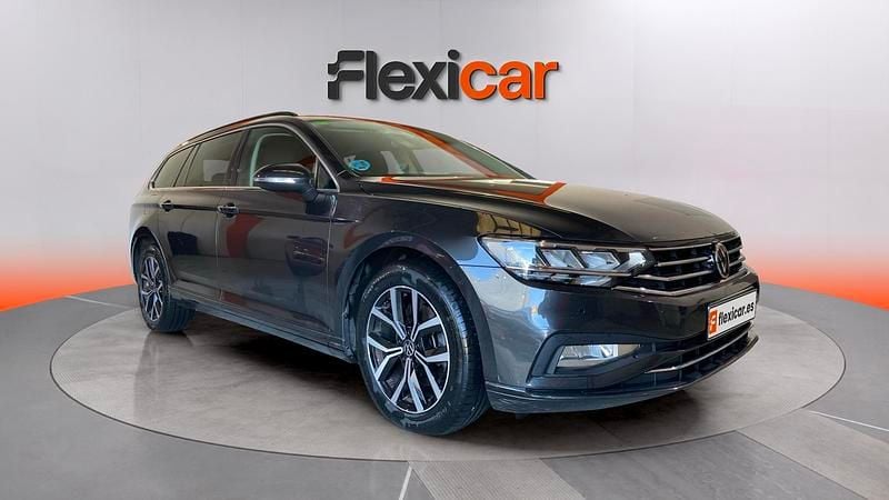 Begagnad VW Passat R-line 150 HK (110 kW) 2022 Kombi