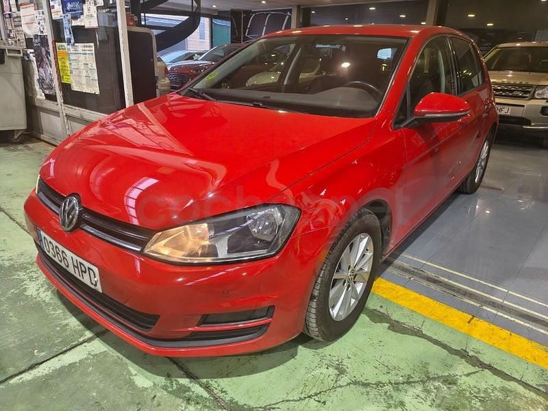 Usado VW Golf VII 110 CV (80 kW) 2013 Rojo Berlina