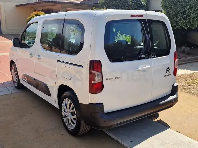Usado Citroën Berlingo Feel 102 CV (75 kW) 2020 Blanco Monovolumen