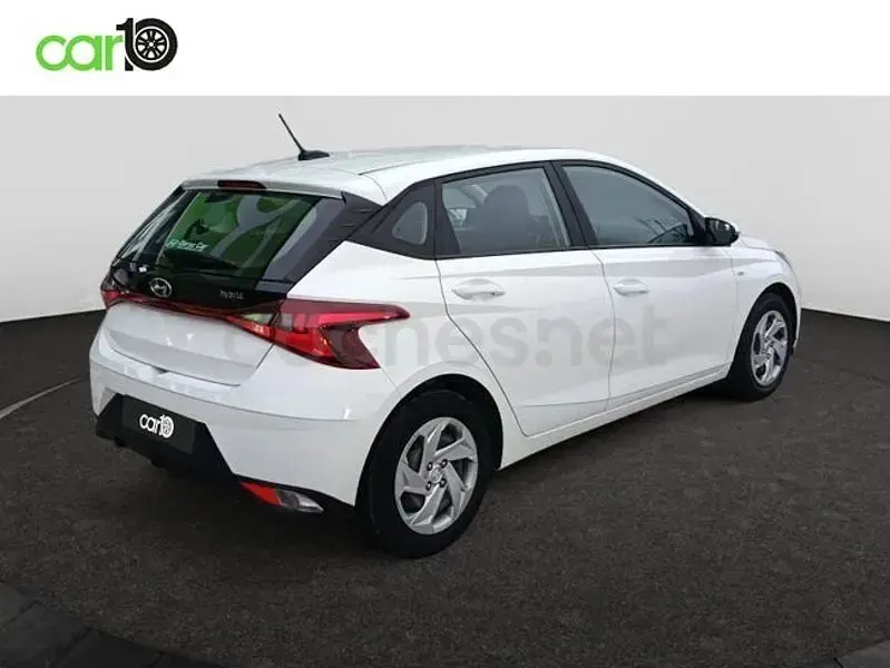 Usado Hyundai i20 100 CV (73 kW) 2021 Blanco Utilitario