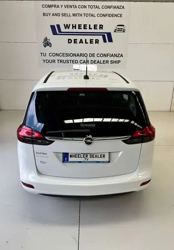 Usado Opel Zafira Family 140 CV (102 kW) 2018 Blanco Monovolumen
