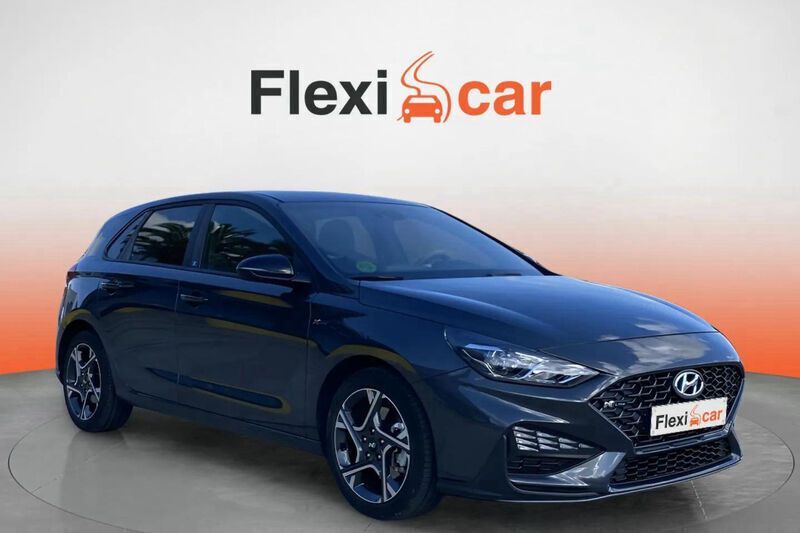 Gris Usado 2024 Hyundai i30 N Line Berlina | 18.090 € (Precio justo) - Imagen 1/4
