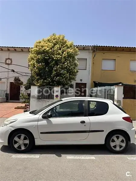 Usado Peugeot 206+ 70 CV (51 kW) 2012 Blanco Utilitario