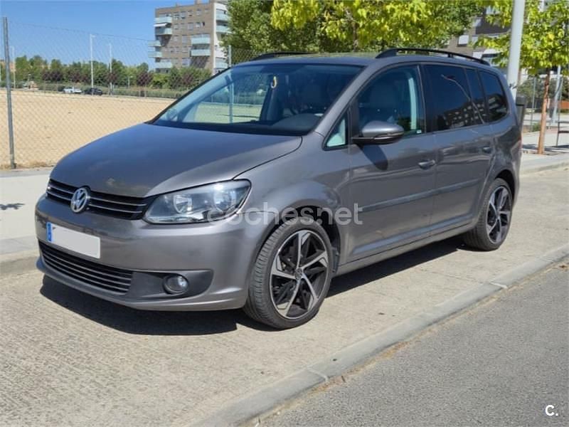 Gris / plata Usado 2011 VW Touran Advance Monovolumen | 8600 € (Precio justo) - Imagen 1/4