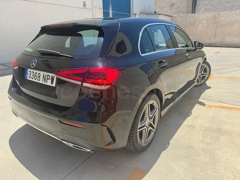 Usado Mercedes A180 136 CV (100 kW) 2019 Negro Berlina