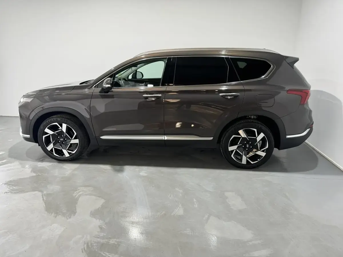 Usado Hyundai Santa Fe 193 CV (141 kW) 2023 Marrón SUV