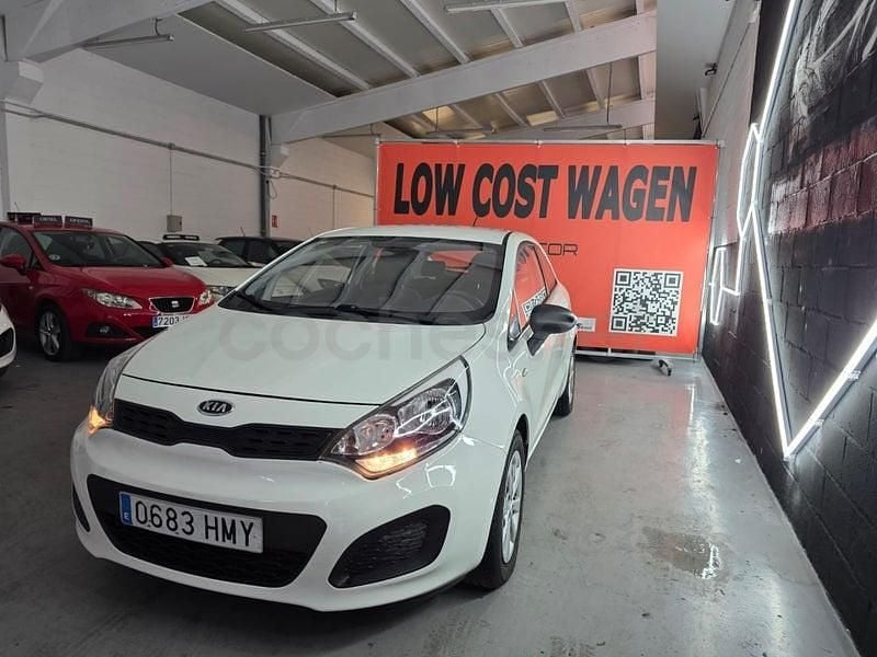 Usado Kia Rio 85 CV (62 kW) 2012 Blanco Berlina