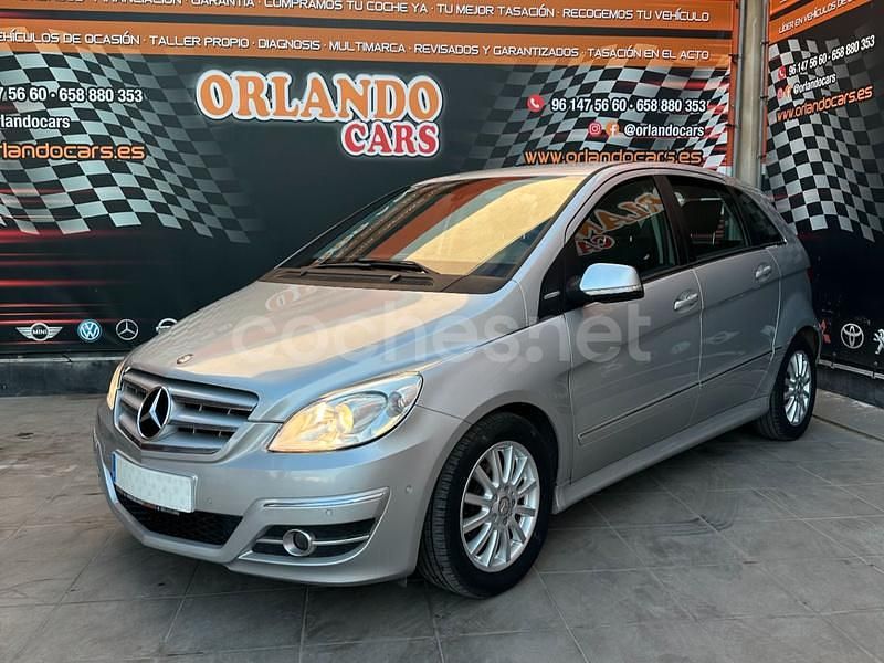 Gris / plata Usado 2010 Mercedes B180 Monovolumen | 7990 € (Precio justo) - Imagen 1/4