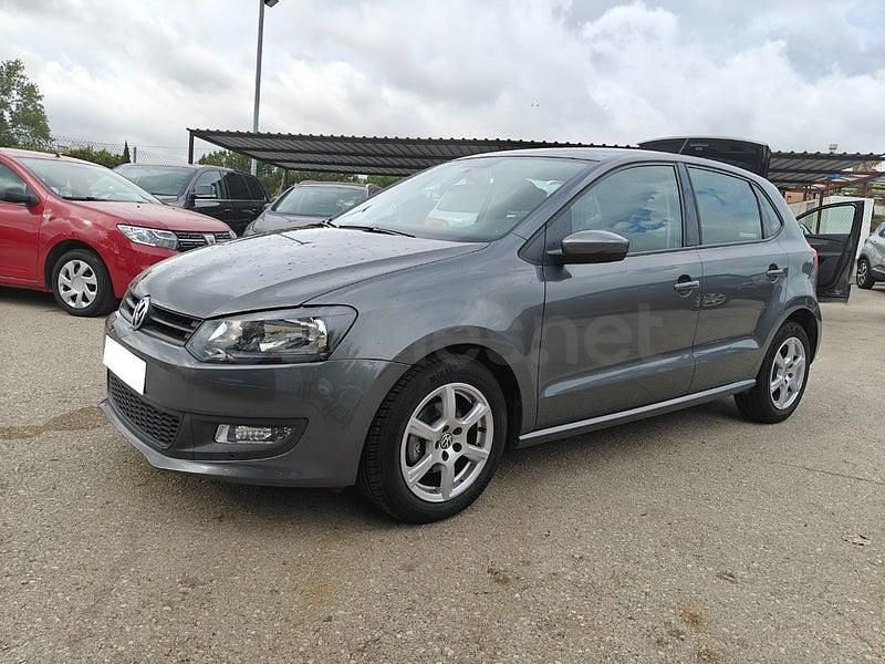 Usado VW Polo Advance 90 CV (66 kW) 2012 Gris / plata Berlina