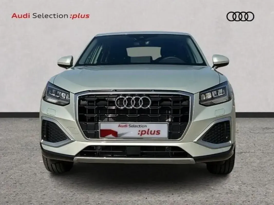 Usado Audi Q2 Advanced Plus 116 CV (85 kW) 2025 Gris plata SUV