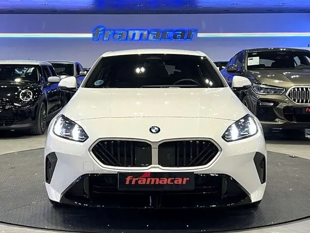 Usado BMW 116 Sport Line 163 CV (119 kW) 2025 Blanco Utilitario