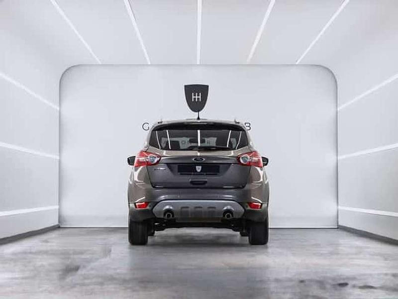 Usado Ford Kuga Trend 140 CV (102 kW) 2012 Marrón SUV