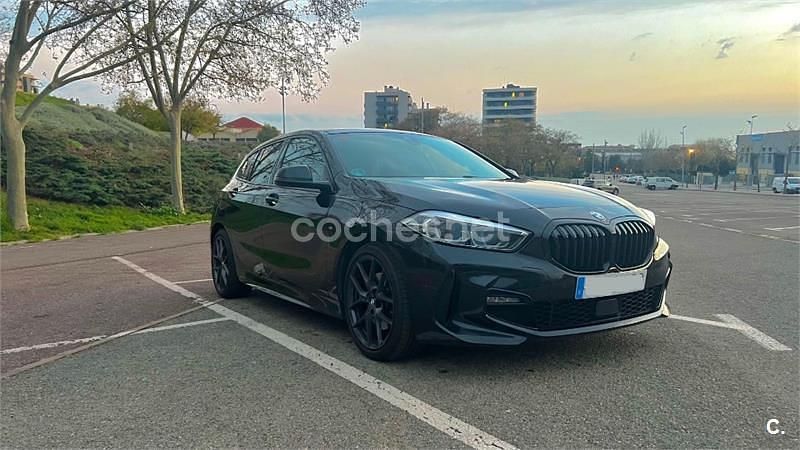 Usado BMW 118 150 CV (110 kW) 2021 Negro Utilitario