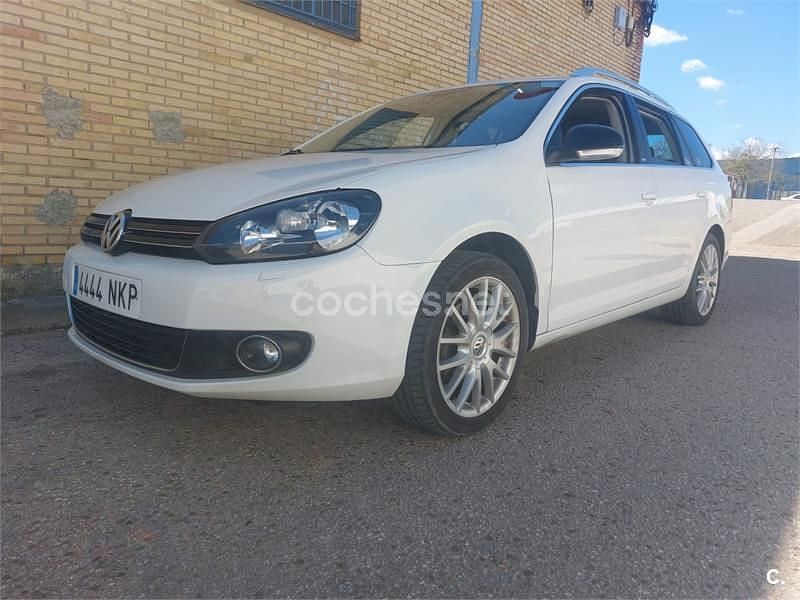 Usado VW Golf VII Advance 105 CV (77 kW) 2012 Blanco Familiar