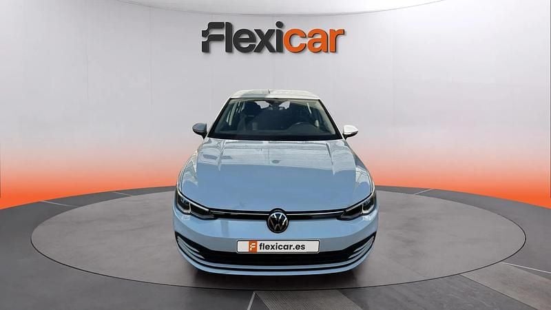 Usado VW Golf VIII 110 CV (80 kW) 2021 Blanco Familiar