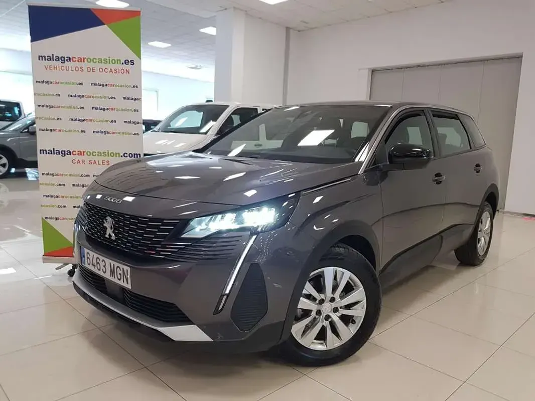 Usado Peugeot 5008 Active 131 CV (96 kW) 2023 Gris SUV