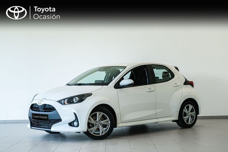 Blanco Usado 2024 Toyota Yaris Hybrid Active | 22.900 € (Precio justo) - Imagen 1/4
