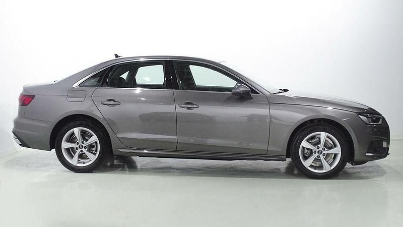 Usado Audi A4 Advanced Plus 136 CV (100 kW) 2022 Gris Berlina
