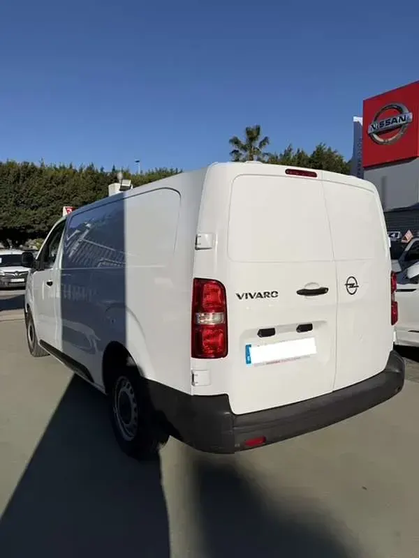 Usado Opel Vivaro S 102 CV (75 kW) 2023 Blanco Monovolumen