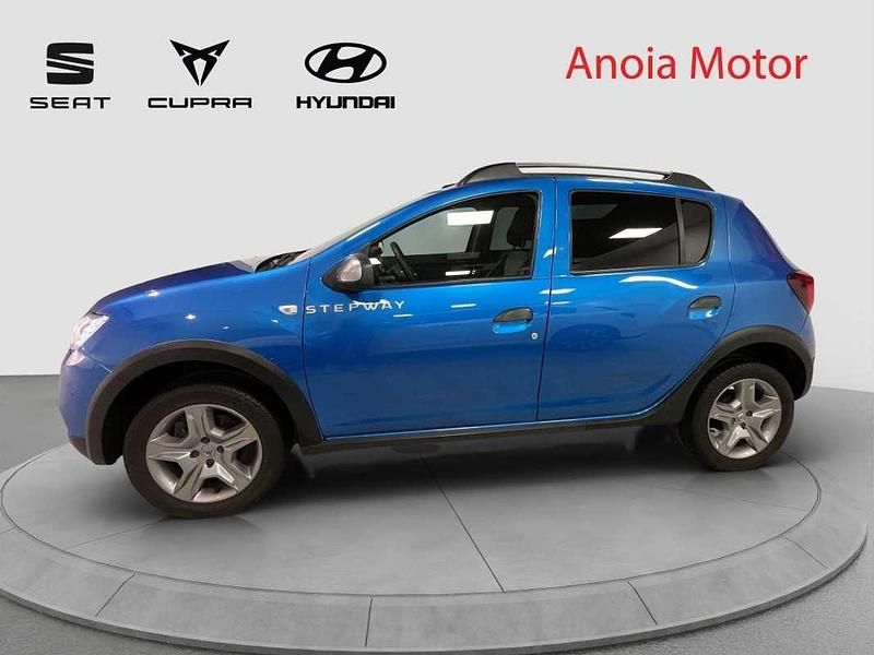 Usado Dacia Sandero Stepway 90 CV (66 kW) 2017 Azul Utilitario