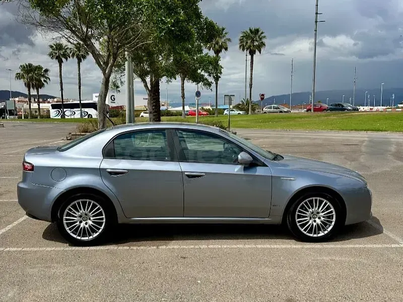 Usado Alfa Romeo 159 Distinctive 150 CV (110 kW) 2009 Gris / plata Berlina